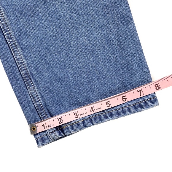 Levi’s Jeans Women’s Size 27 Low Pro Straight Distressed Medium Wash Blue Pants - Picture 13 of 13